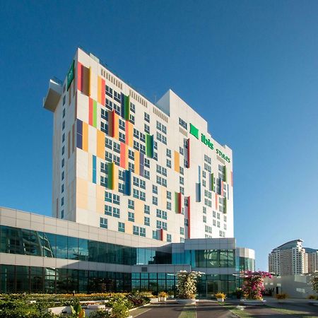 Ibis Styles Manila Araneta City ケソンシティ エクステリア 写真