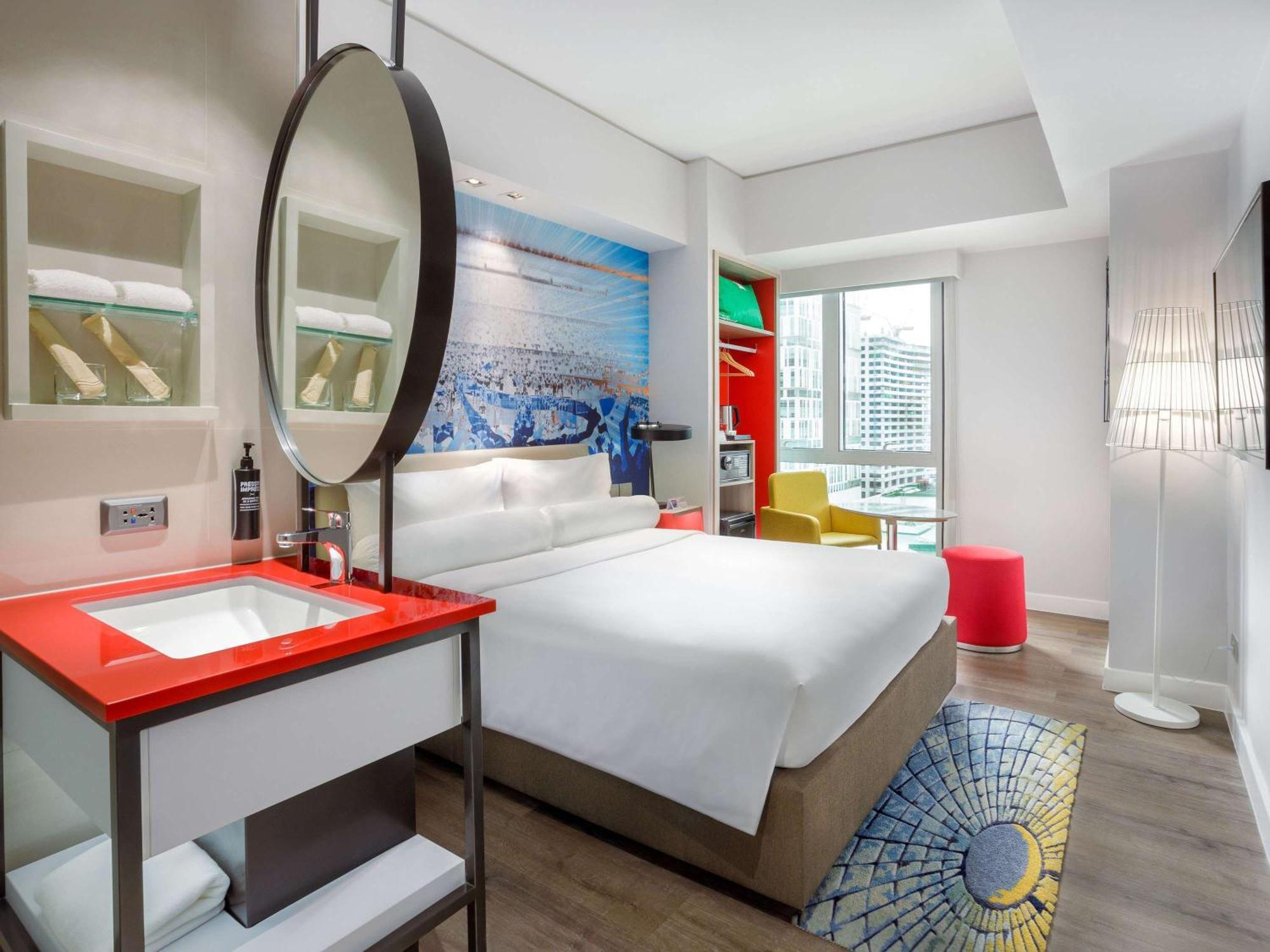 Ibis Styles Manila Araneta City ケソンシティ エクステリア 写真