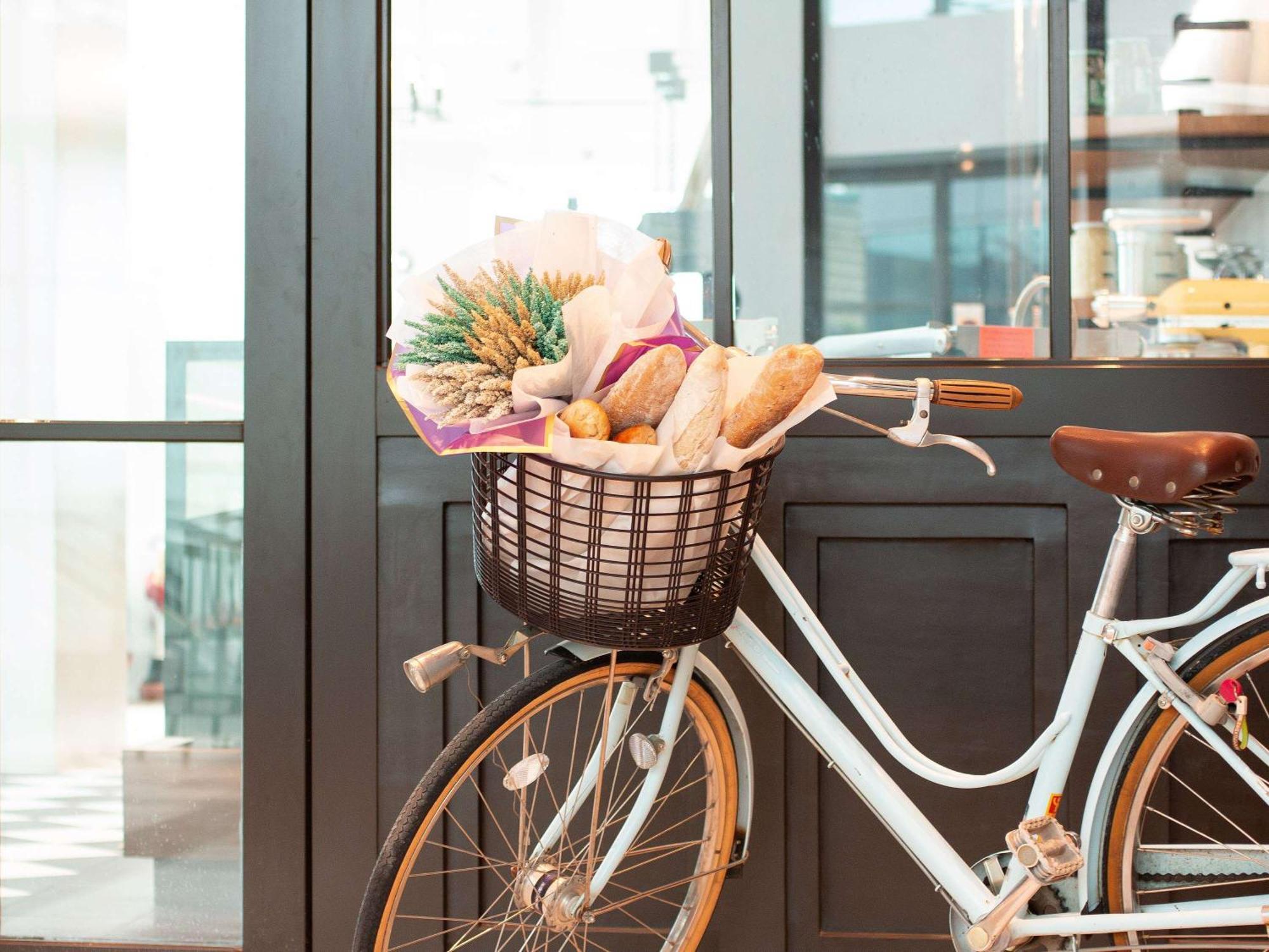 Ibis Styles Manila Araneta City ケソンシティ エクステリア 写真