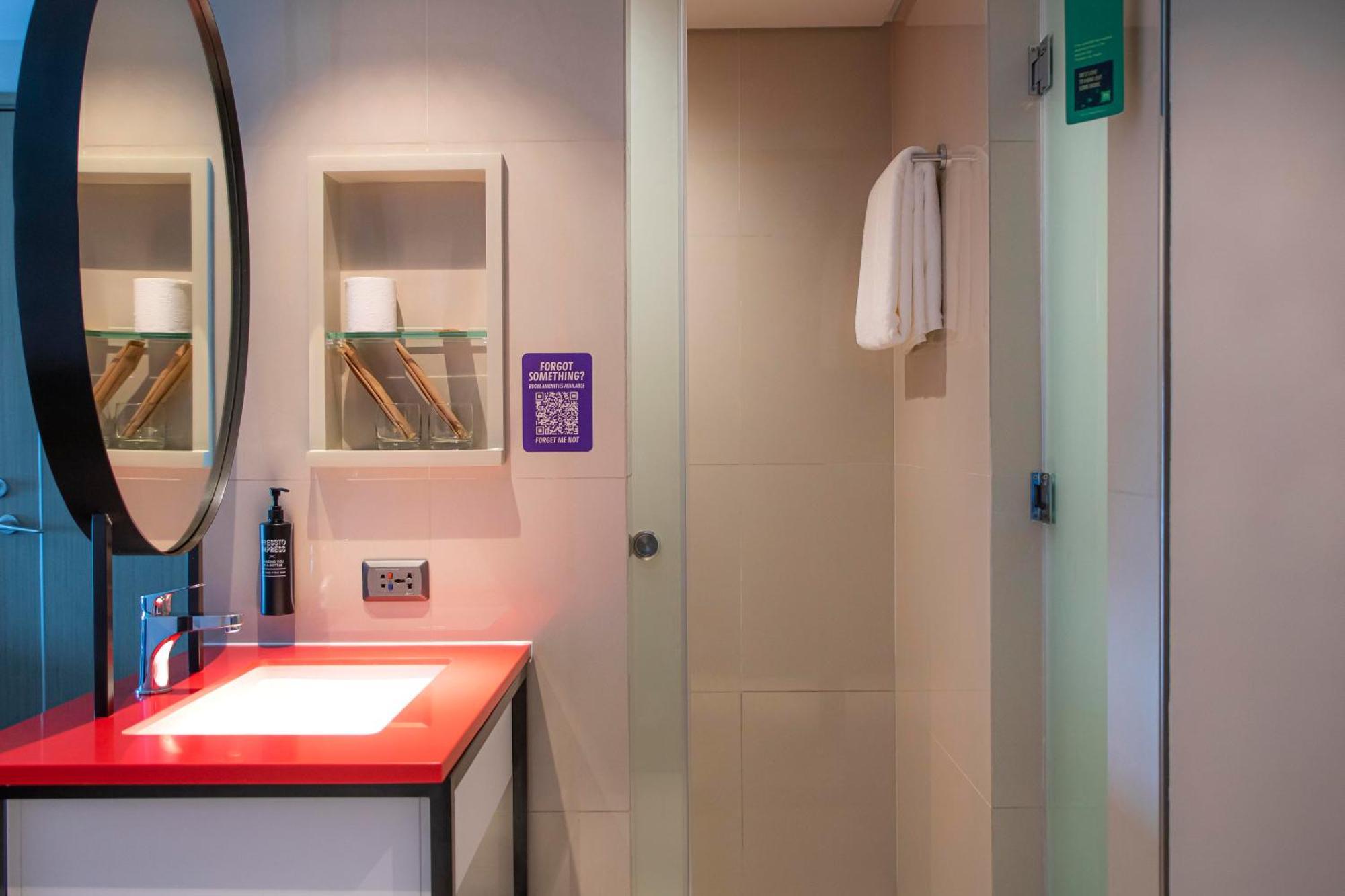 Ibis Styles Manila Araneta City ケソンシティ エクステリア 写真
